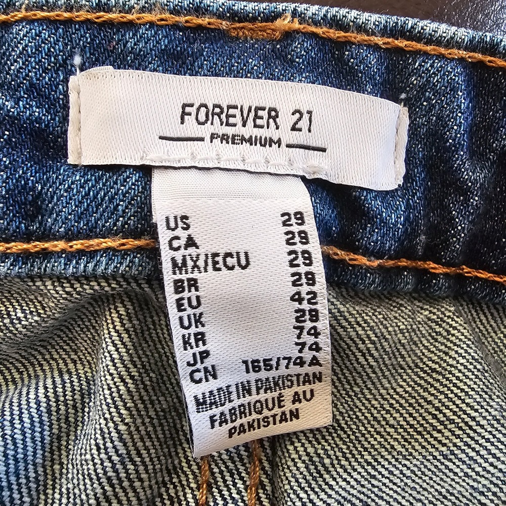 Forever 21 Premium Daisy Embroidered High Rise Flare Jeans Blue 29 NWT - Picture 7 of 9